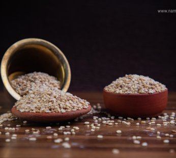 Vellai Ulundhu Paruppu (Black Gram Peeled &  Split) – 100g